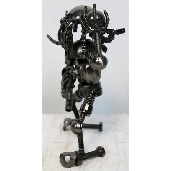 Metal Scrap Art Alien Robot Sculpture Nuts Bolts Chain Bearing Polished Black - Picture 6 of 12